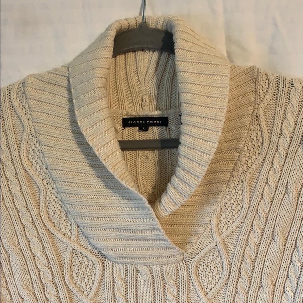 Beige sweater - Picture 2 of 3